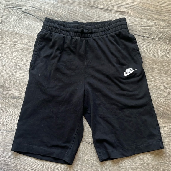 Nike Shorts - Picture 1 of 2